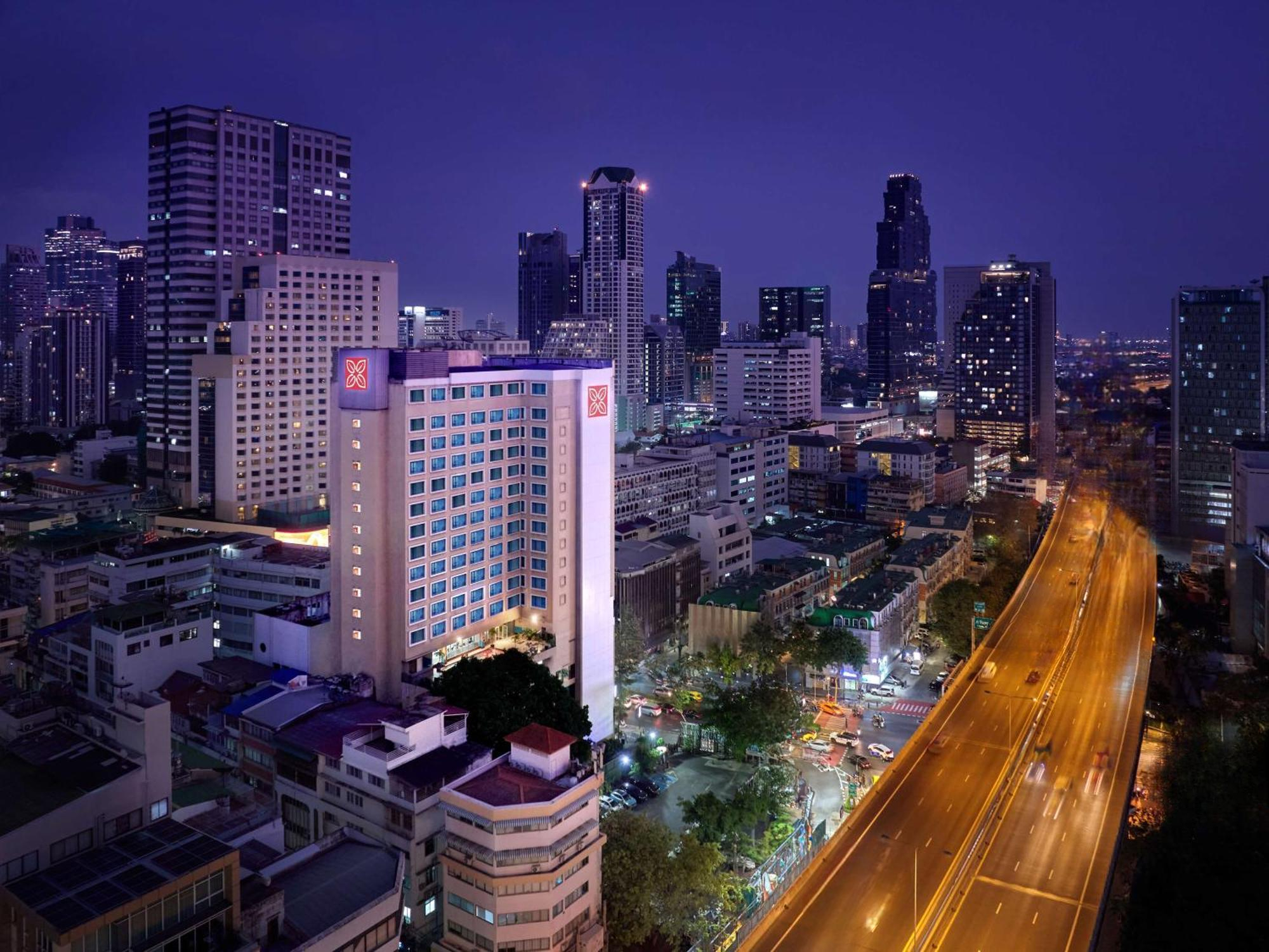 viajes en familia con niños en tailandia Novotel Bangkok Silom Road